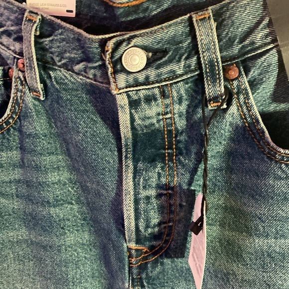 Levi’s mid length skirt never worn - Picture 4 of 6